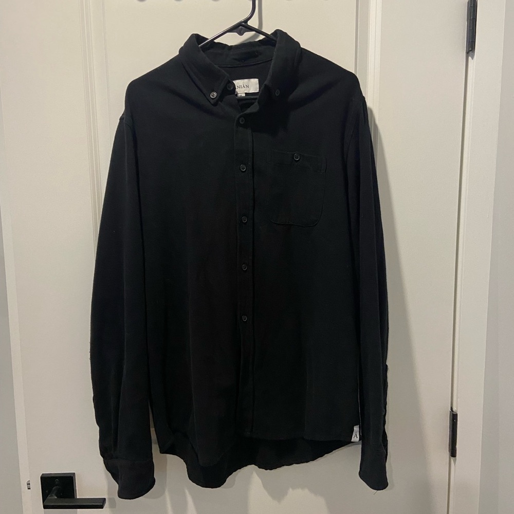 Men’s Anian Long Sleeve button down size XL